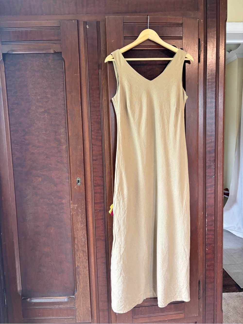 Vintage Sleeveless V-Neck Maxi Dress in Light Beige